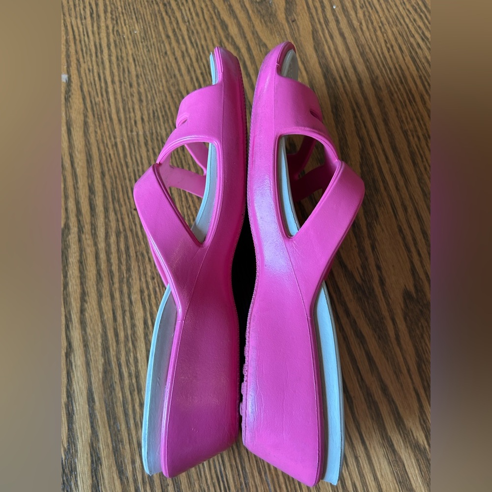 CROCS Women's Vibrant Pink Slide Sandals Size 10 - Picture 6 of 8